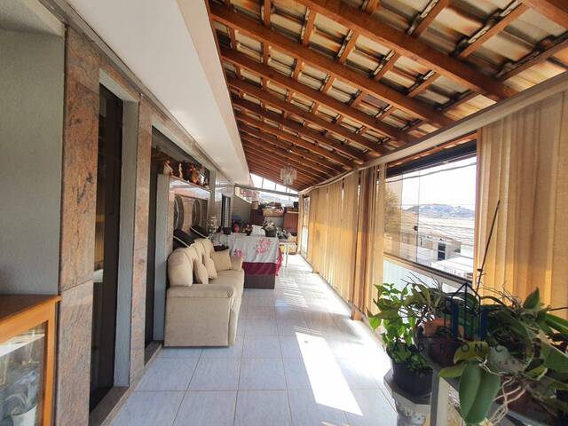 Casa para Venda em Poços de Caldas - 2