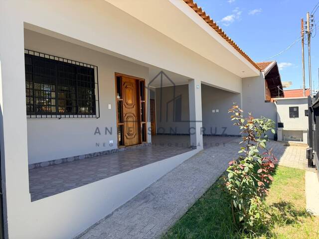 Casa para Venda em Poços de Caldas - 2