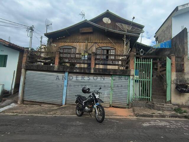 #4004 - Casa para Venda em Poços de Caldas - MG